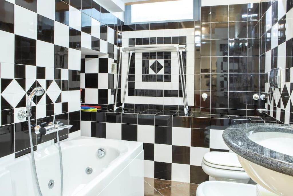 Comfortable Flat In Porta Romana Milan Luaran gambar